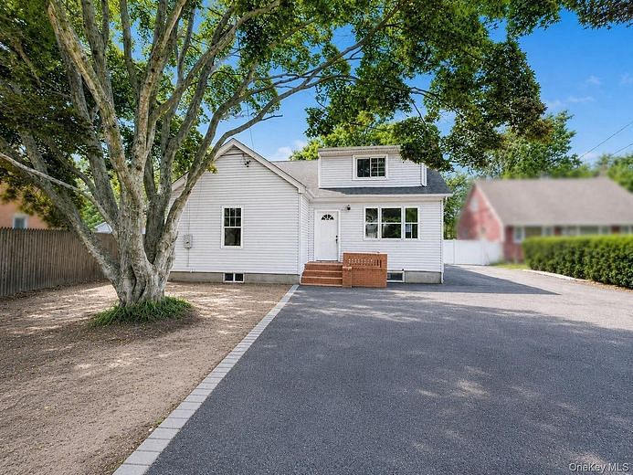 806 Mount Avenue