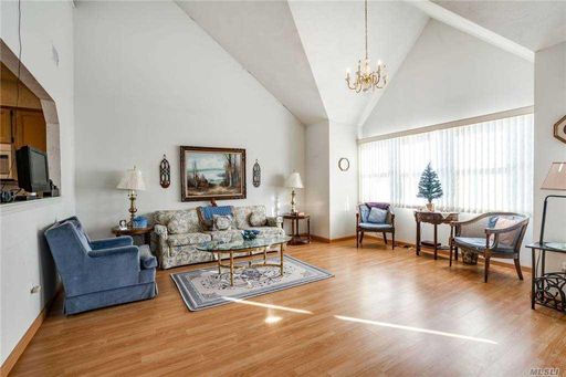 Image 1 of 22 for 8 Ridgewood Drive in Long Island, Wantagh, NY, 11793