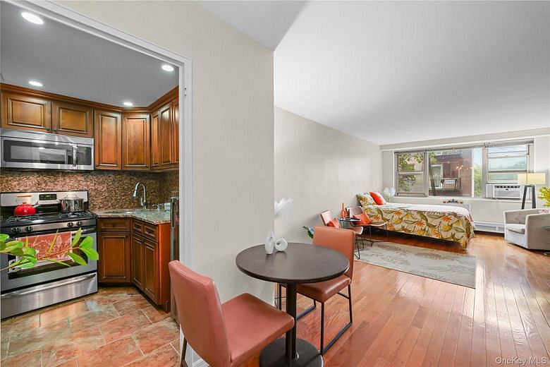 81-11 45th Avenue #3V