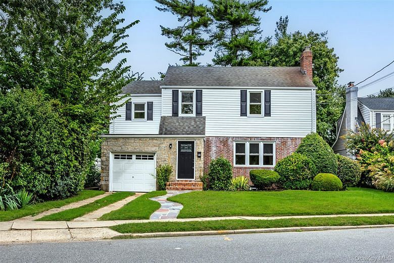 81 Rowe Avenue