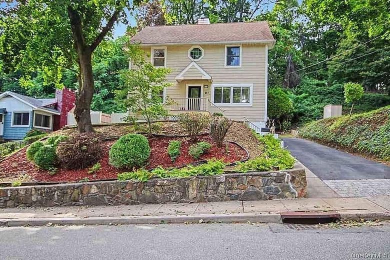 81 Snowden Avenue