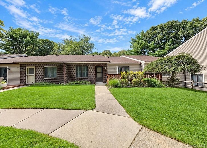 810 Woodland Court