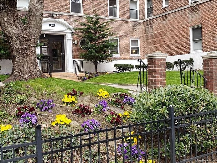 811 Bronx River Road #1 C