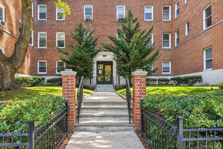 811 Bronx River Road #3H