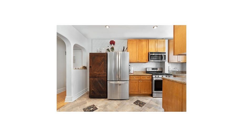 811 Walton Avenue #D5