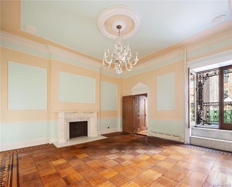 Image 1 of 8 for 133 W 75th Street #PARLOR B in Manhattan, New York, NY, 10023