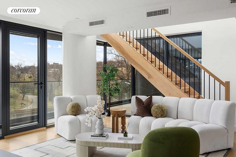 814 Fifth Avenue #PH4A