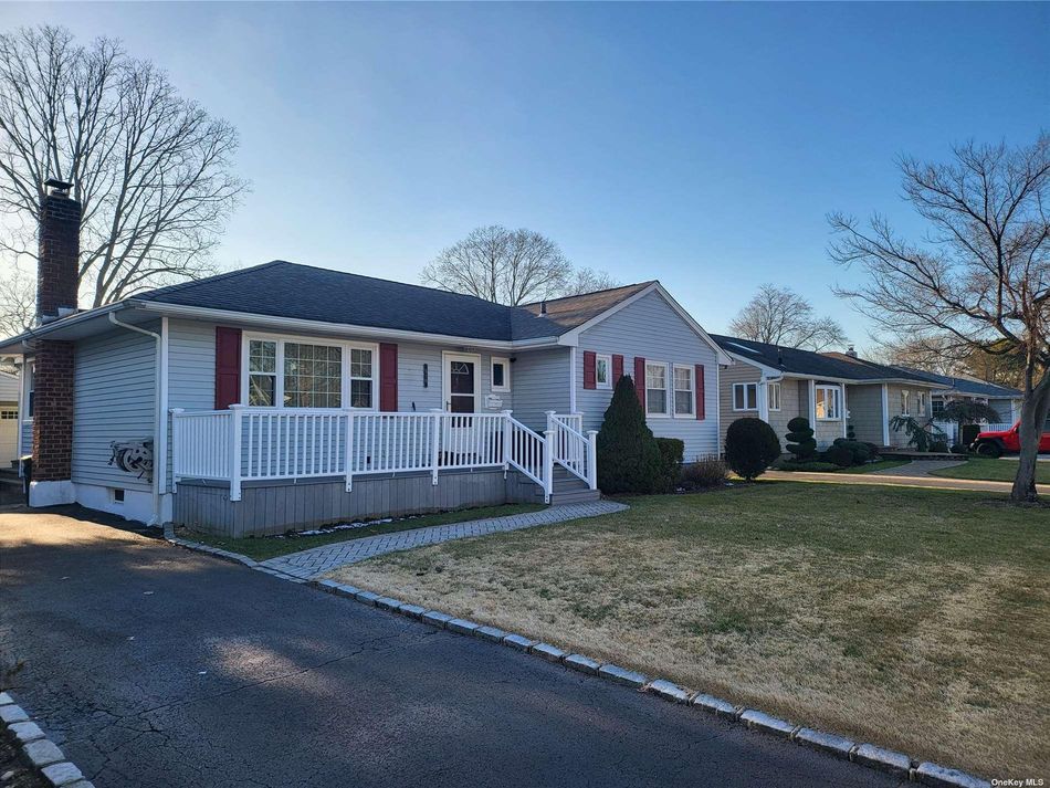 Image 1 of 31 for 510 Poplar Lane in Long Island, East Meadow, NY, 11554