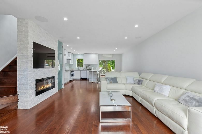 82-15 Penelope Avenue