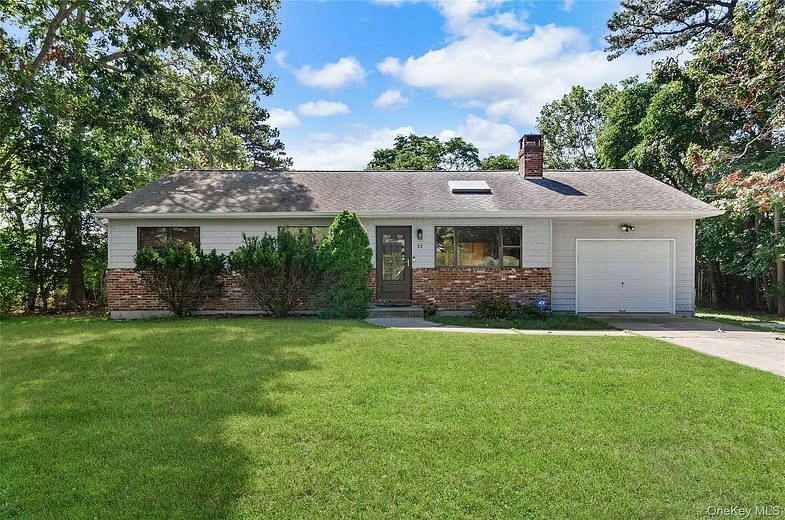 82 Argonne Road E