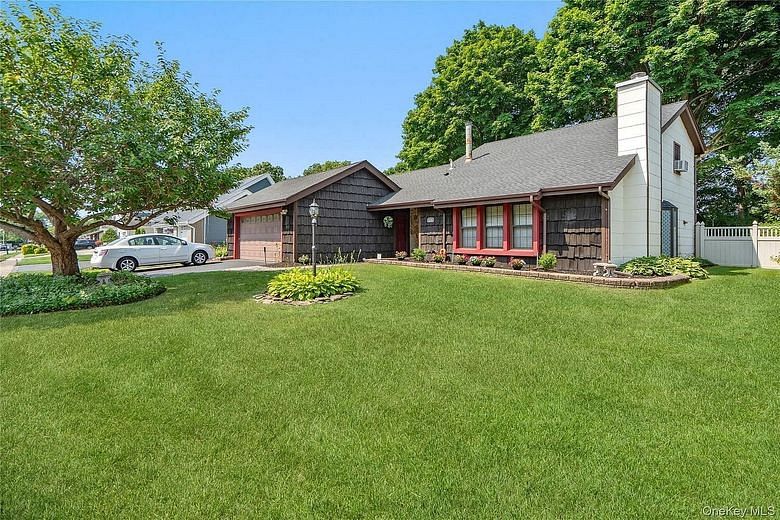 820 Greenbelt Parkway W