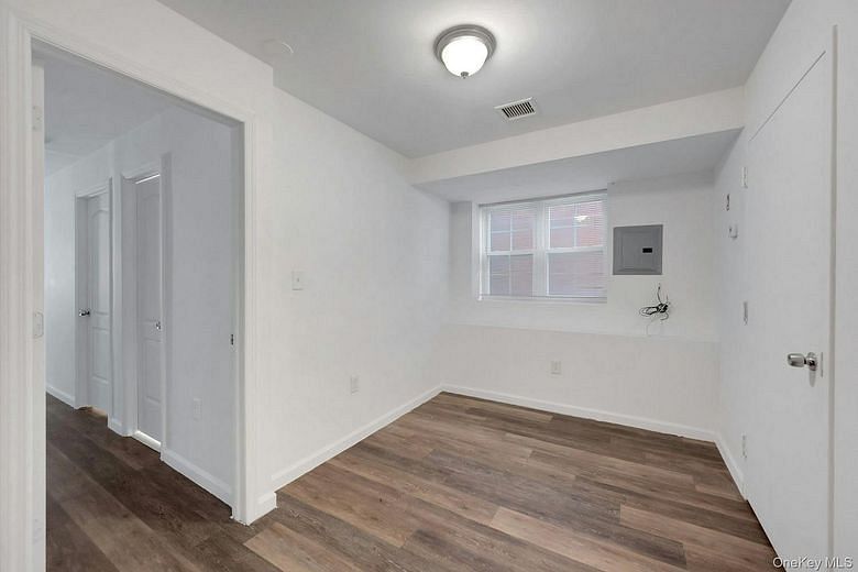 822 Hollywood Avenue