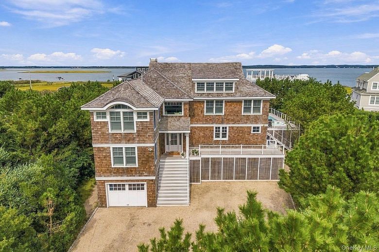 824 Dune Road
