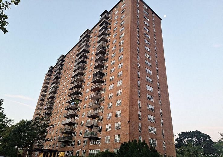 825 Morrison Avenue #12F