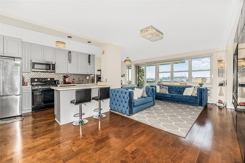 825 Morrison Avenue #19C