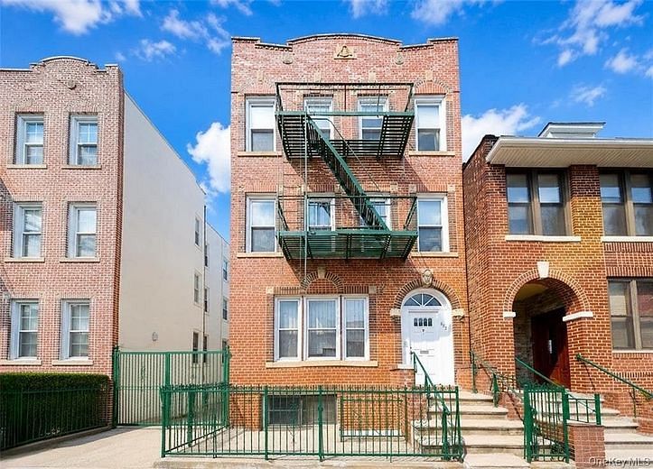 827 49th Street