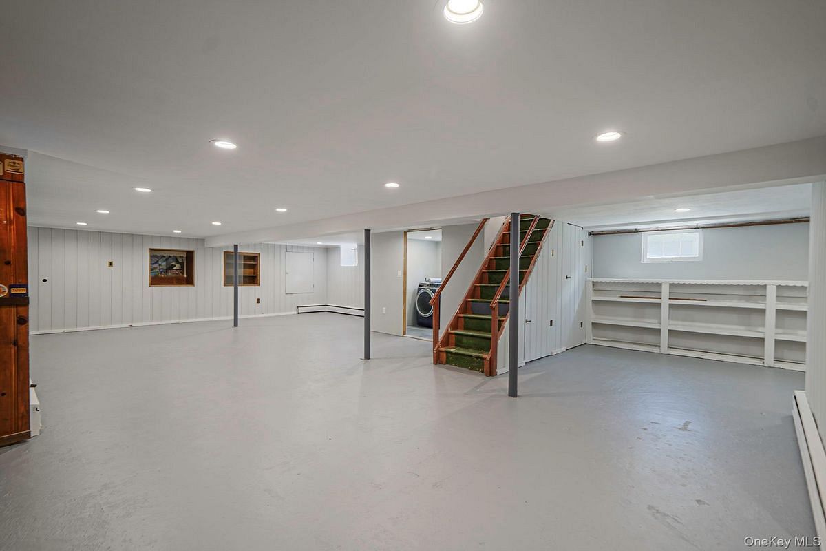 Image 1 of 40 for 827 Aberdeen Road in Long Island, Islip, NY, 11706