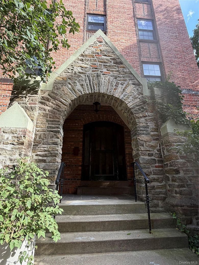 828 Bronx River Road #1AD