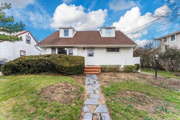 Image 1 of 15 for 828 Ibsen Street in Long Island, Woodmere, NY, 11598