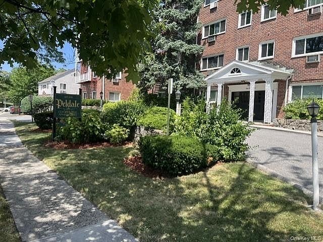 828 Pelhamdale Avenue #4L
