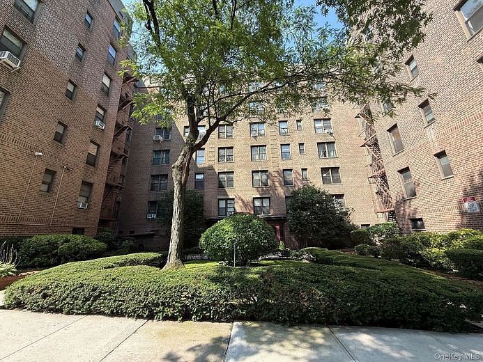 83-05 98 Street #5N