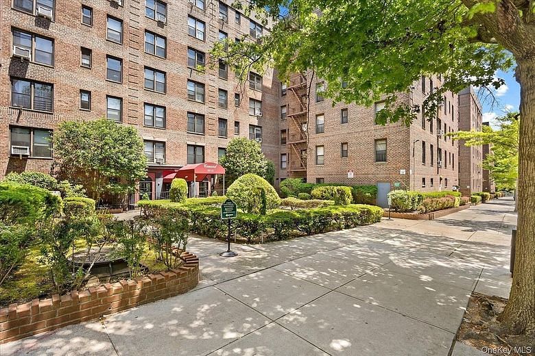 83-15 98th Street #5T