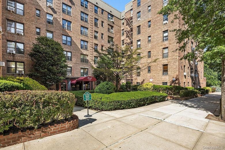 83-25 98 Street #4L
