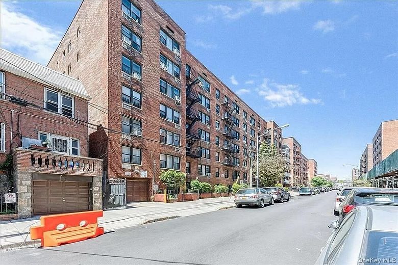 83-25 Vietor Avenue #5C