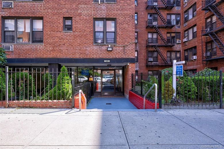 83-30 Vietor Avenue #417