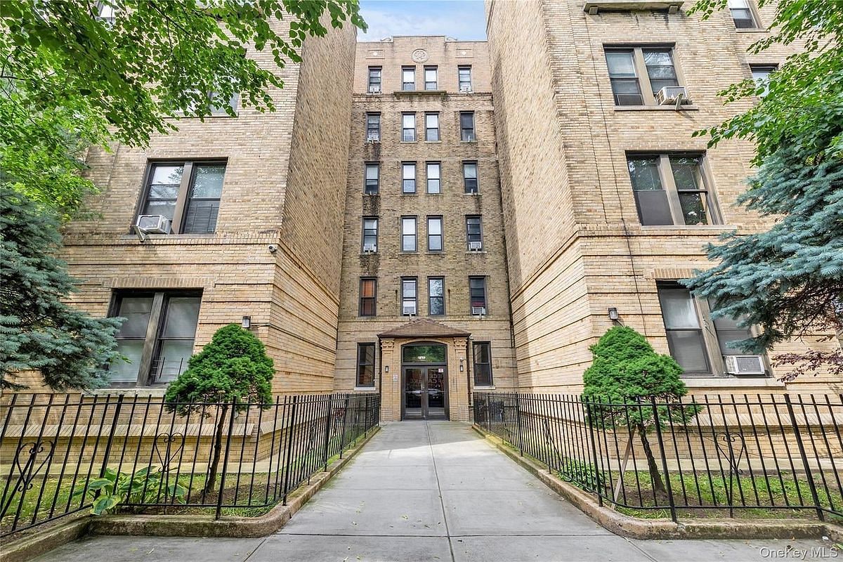 Image 1 of 13 for 83-52 Talbot Street #2H in Queens, Kew Gardens, NY, 11415