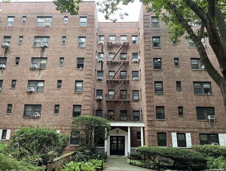 Image 1 of 13 for 83-83 118th Street #1G in Queens, Kew Gardens, NY, 11415
