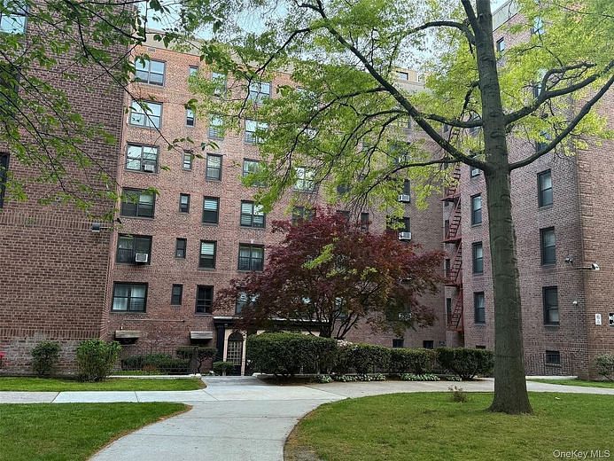 83-85 Woodhaven Boulevard #2E