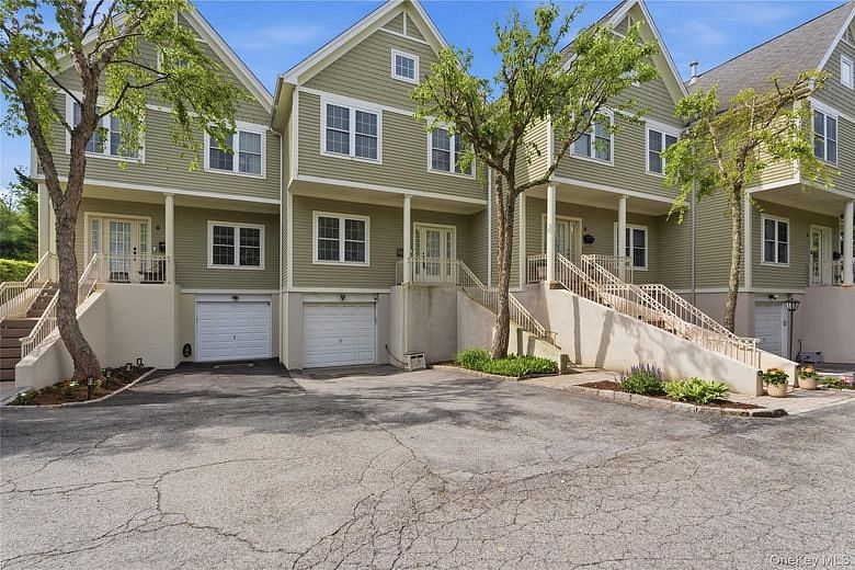 83 Kings Highway #7