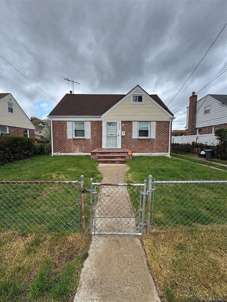 831 James Place