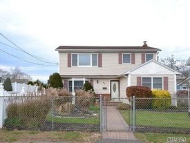 Image 1 of 13 for 59 E 5th St in Long Island, Patchogue, NY, 11772