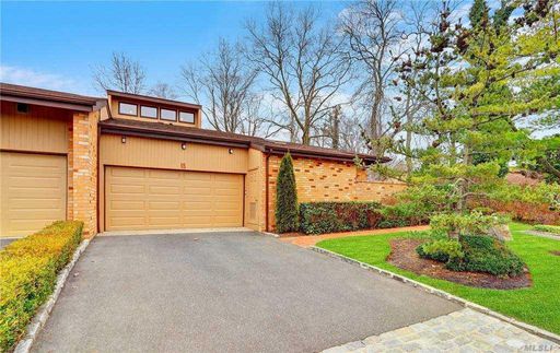 Image 1 of 35 for 15 Whitewood Drive in Long Island, Roslyn, NY, 11576