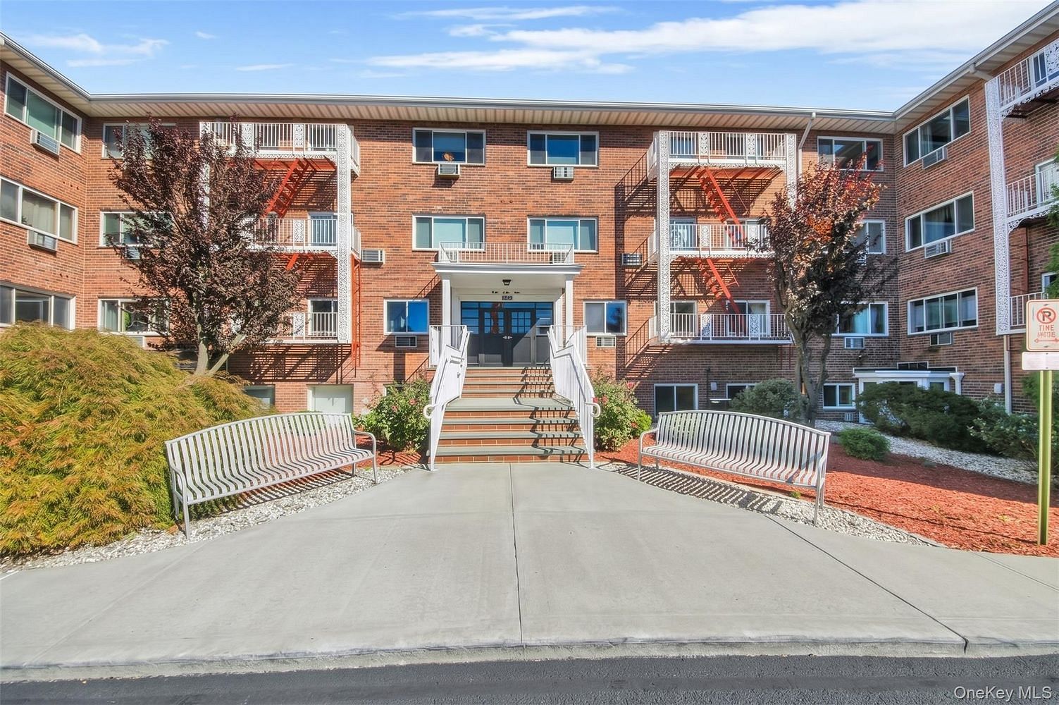 838 Pelhamdale Avenue #2P