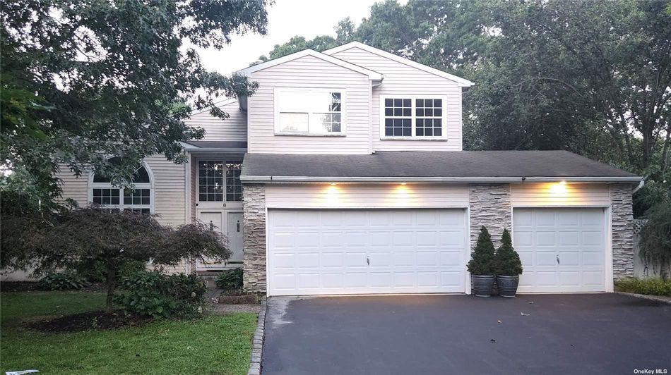 Image 1 of 26 for 8 English Ivy Lane in Long Island, Lake Grove, NY, 11755