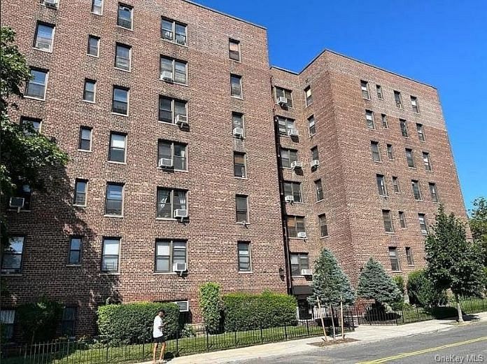 84-23 Manton Street #4A