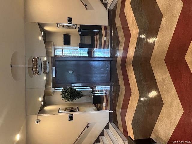 84-31 Van Wyck Expressway #1M