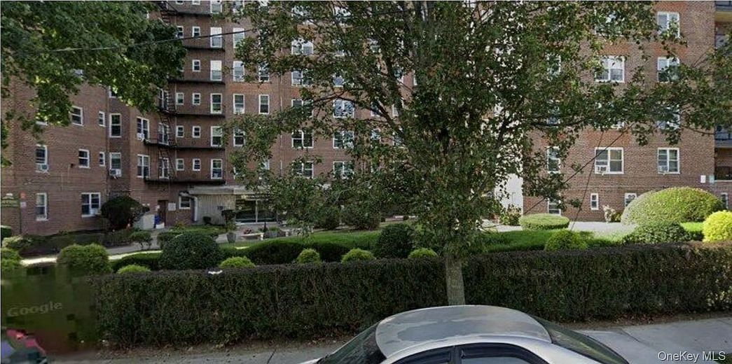 84-50 269 st Jamaica #416