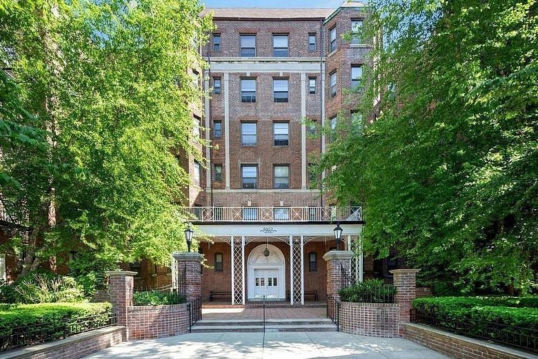 84-51 Beverly Road #1A