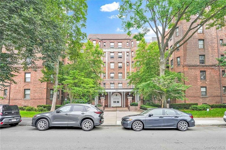 84-51 Beverly Road #5P
