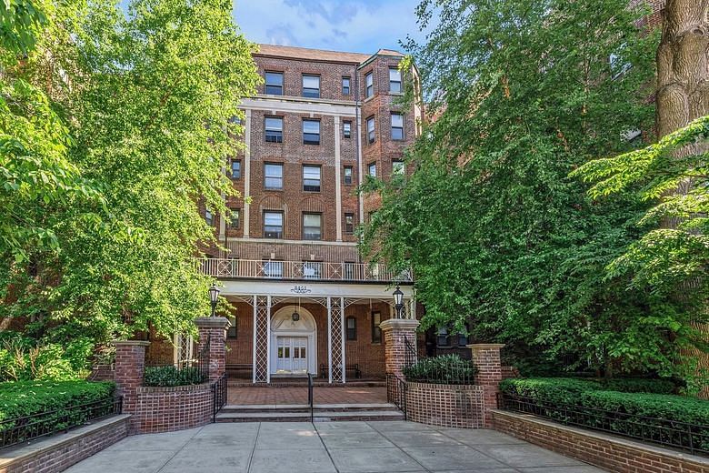 84-51 Beverly Road #6A