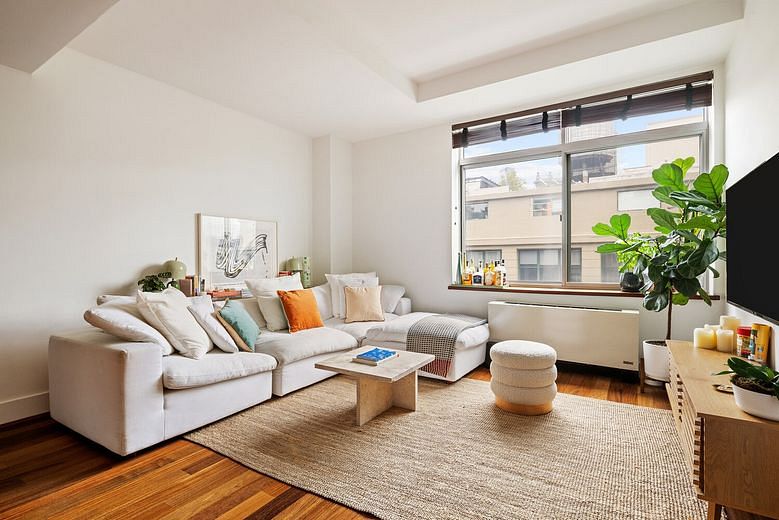 84 Front Street #11A
