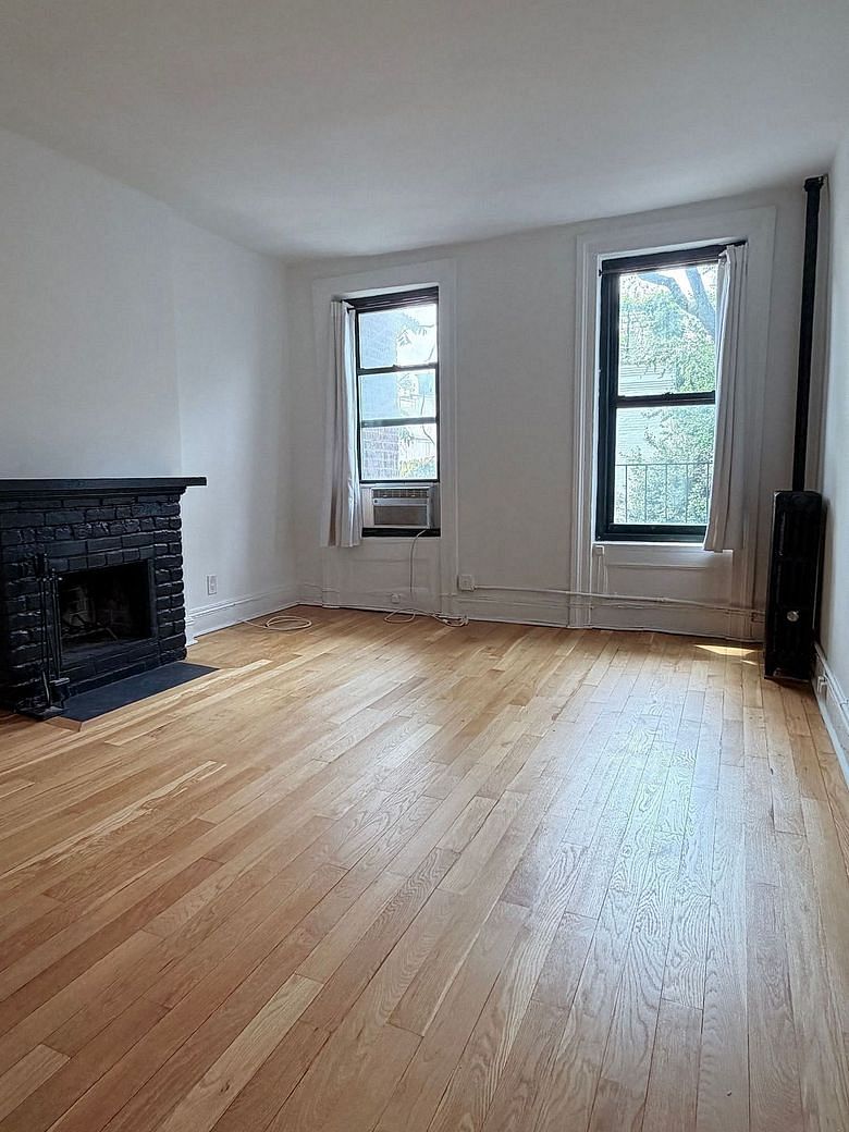 84 Horatio Street #4B