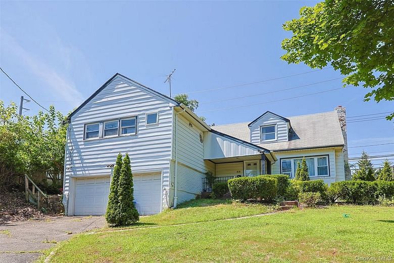 84 Middle Neck Road
