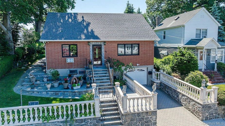 84 Ridgewood Avenue