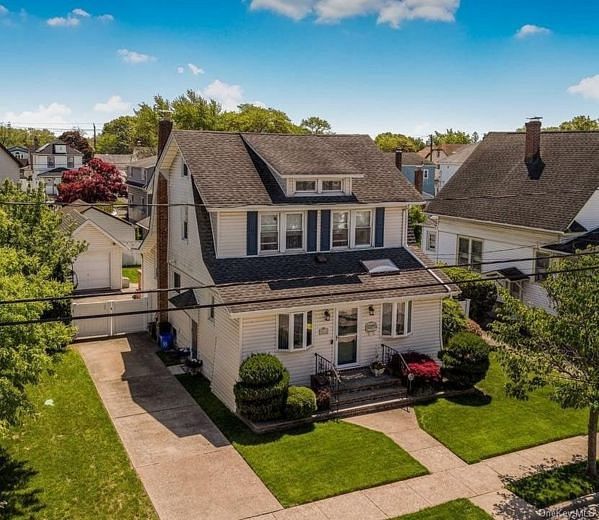 84 Woodlawn Avenue