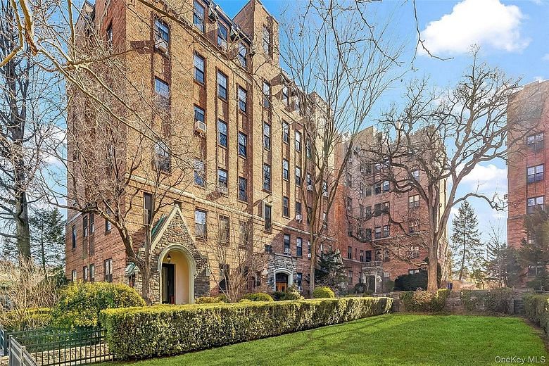 840 Bronx River Road #4B